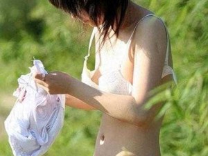 张筱雨大胆出位人体艺术写真集，展现女性魅力